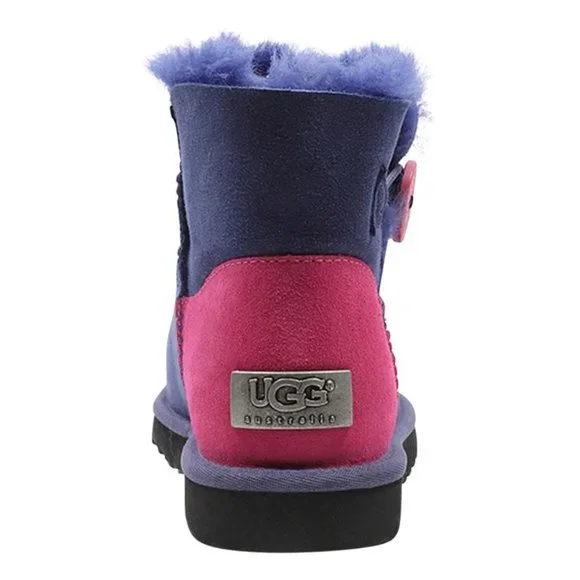 UGG Mini Bailey Button Shearling Boots. Real sheepskin boot. Size: 3 - Picture 9 of 9